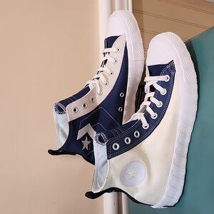Converse All Stars hightops men's size 10